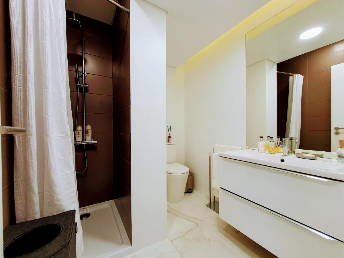 Praca Do Chile Deluxe By Lisbon Village Apartments Exterior photo