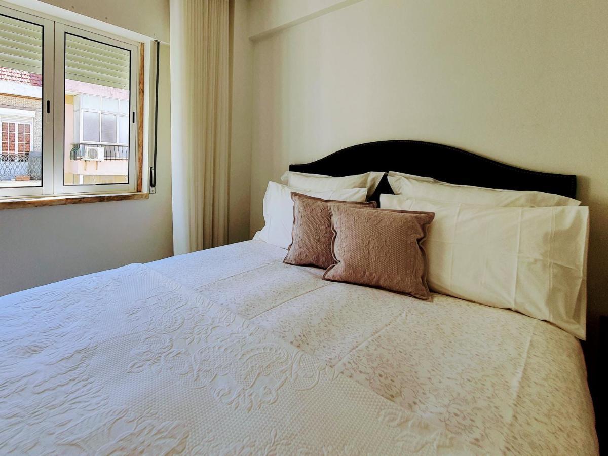 Praca Do Chile Deluxe By Lisbon Village Apartments Exterior photo